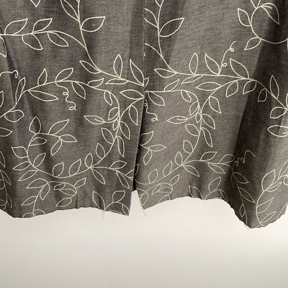 Maggy London Dress Size 6 Charcoal Gray w/leaf stitching. - Picture 6 of 7
